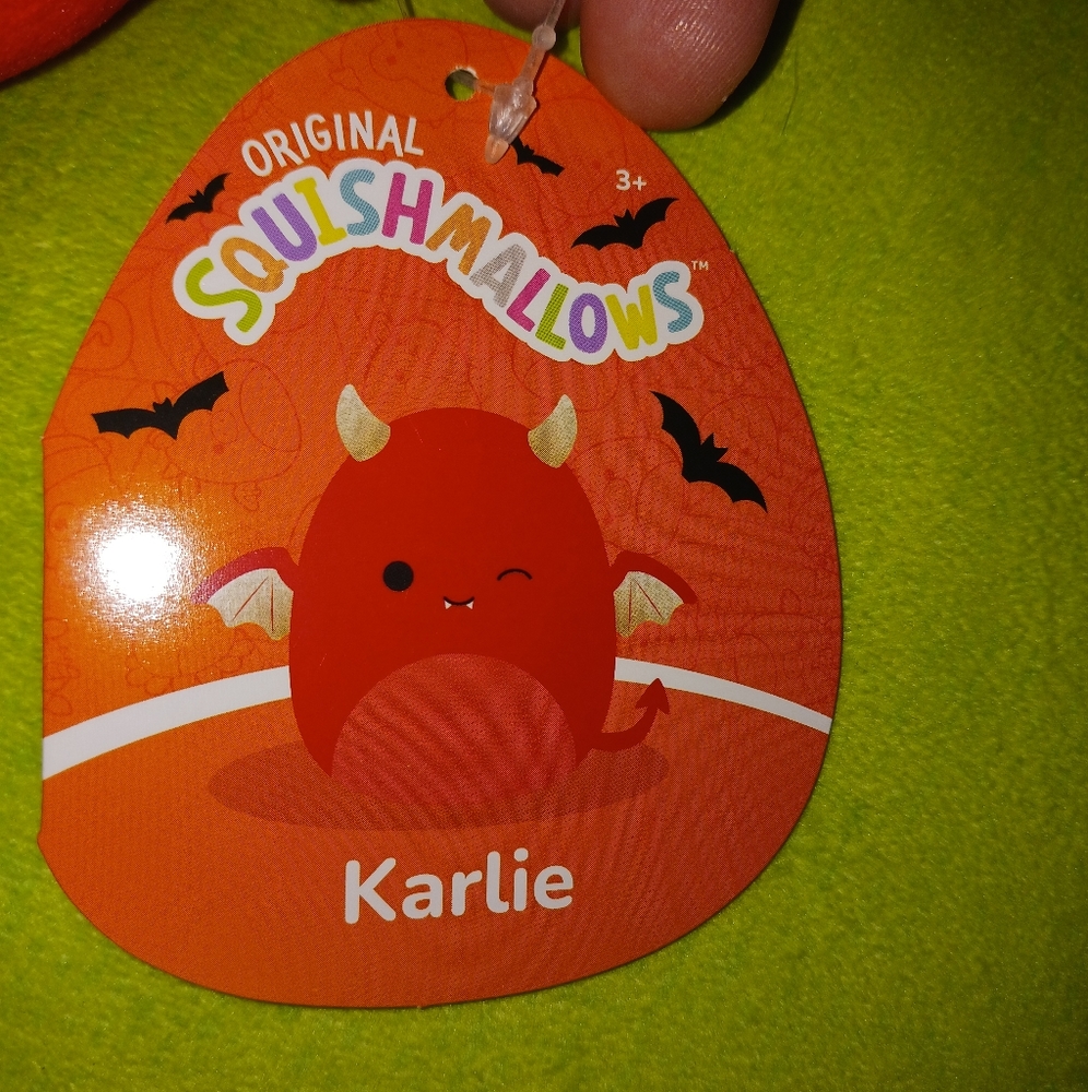 Karlie the bat 3.5" Squishmallow clip - Picture 3 of 8
